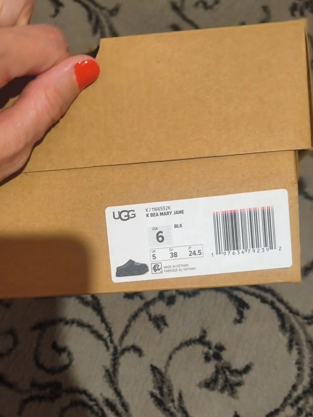 UGG Black Suede Mary Jane with Shearling Lining Ugg Bea Kids Sz 6